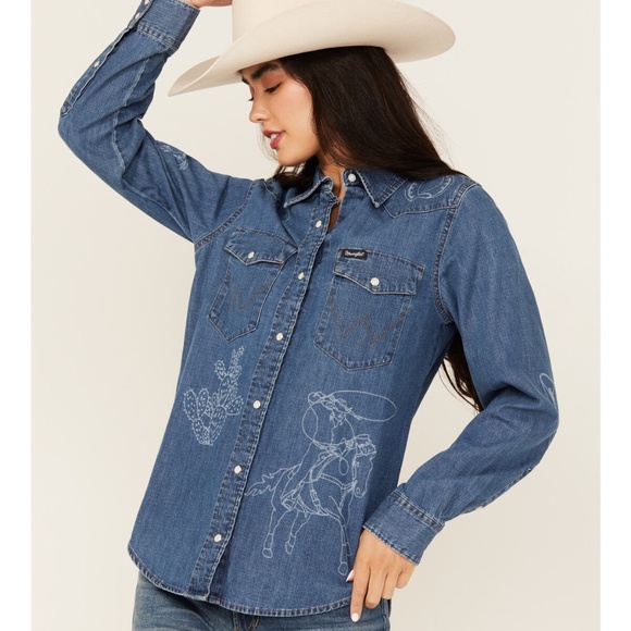 NWT Wrangler Retro Women's Cowboy Long Sleeve Snap Denim Western Shirt Medium - Picture 1 of 10
